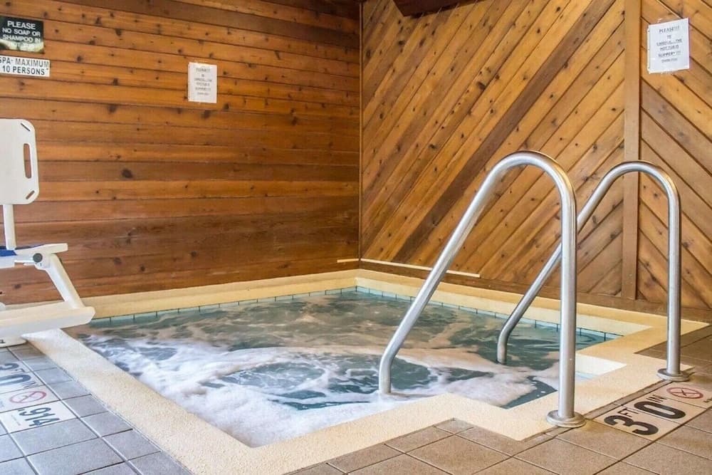 GrandStay Hotel & Suites property views in Minocqua, WI — gallery photo 3