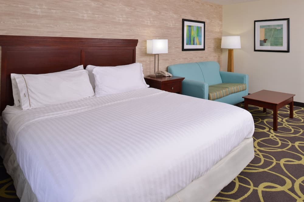 Holiday Inn Express & Suites Dayton-Huber Heights by IHG property views in Dayton, OH — gallery photo 3