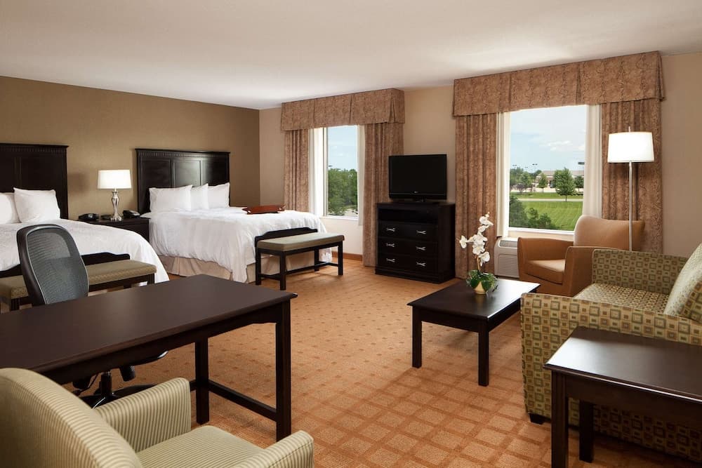 Hampton Inn & Suites Chicago/St. Charles gallery photo in St. Charles, IL — image 11