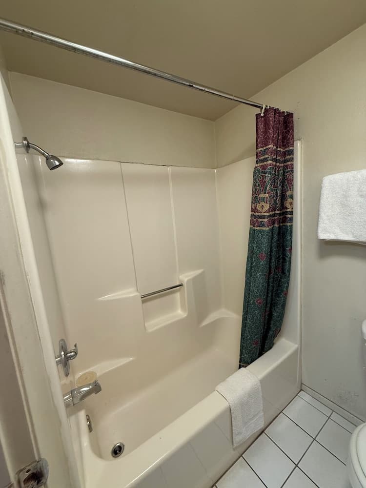 New Budget Inn gallery photo in Victorville, CA — image 18