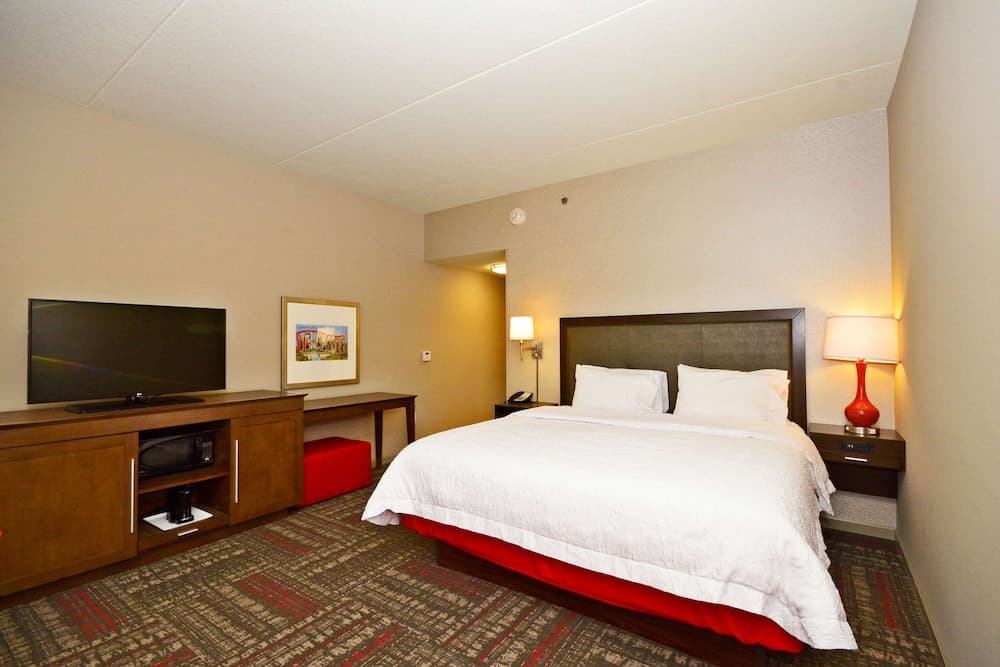 Hampton Inn Pulaski property views in Pulaski, TN — gallery photo 3