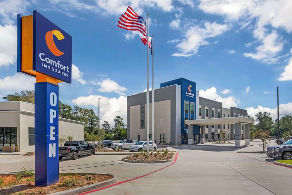 Comfort Inn & Suites Huntsville Near University featured exterior or lobby in Huntsville, TX — similar hotel