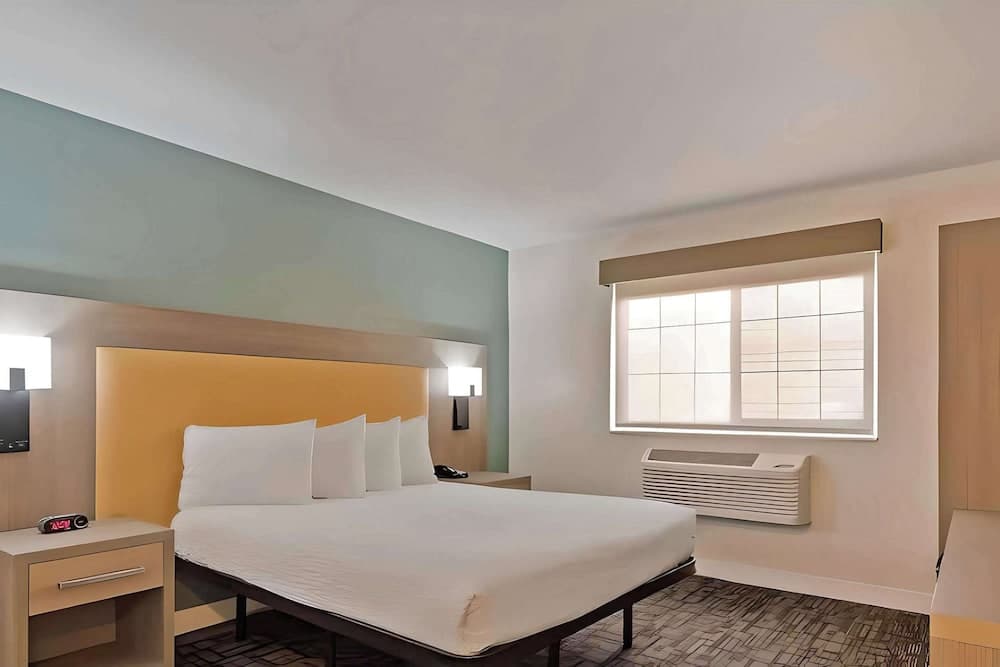 Comfort Inn Hayward - Oakland South gallery photo in Hayward, CA — image 4