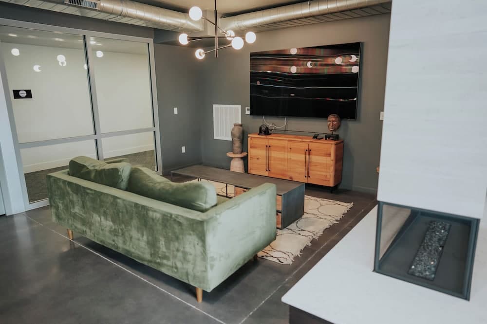 NEW Downtown SLC Apt l KING Bed l City View — hotel in Salt Lake City, Utah
