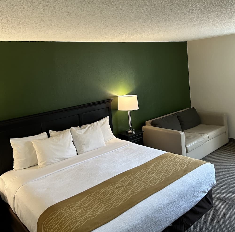 Boarders Inn & Suites by Cobblestone Hotels - Munising featured exterior or lobby in Munising, MI — similar hotel