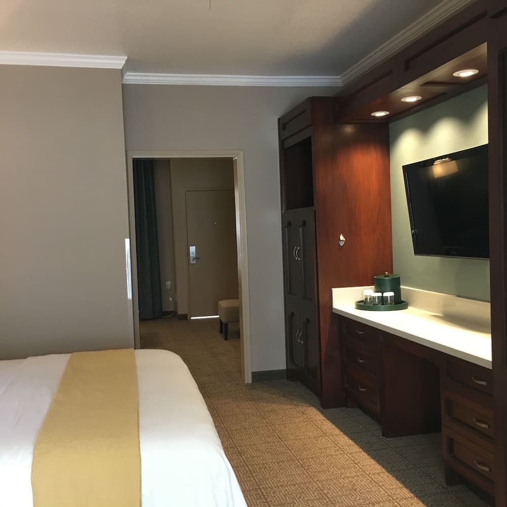MainStay Suites John Wayne Airport by Choice Hotels gallery photo in Santa Ana, CA — image 72