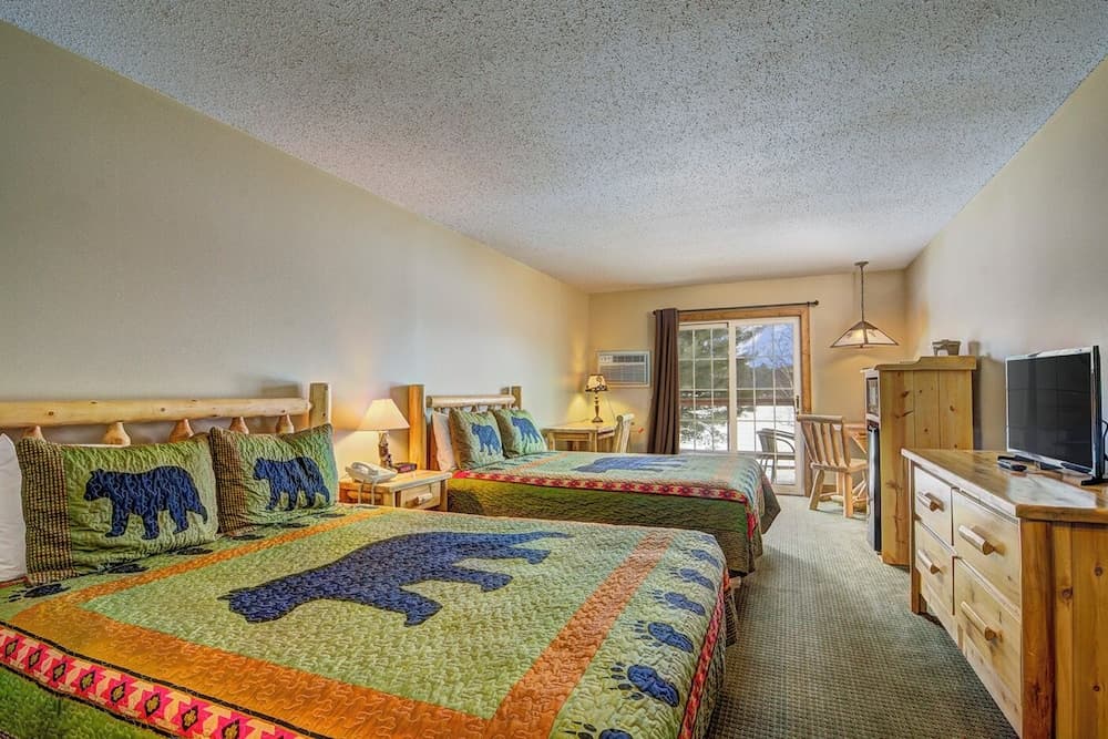 Eagle River Inn and Resort property views in Eagle River, WI — gallery photo 3