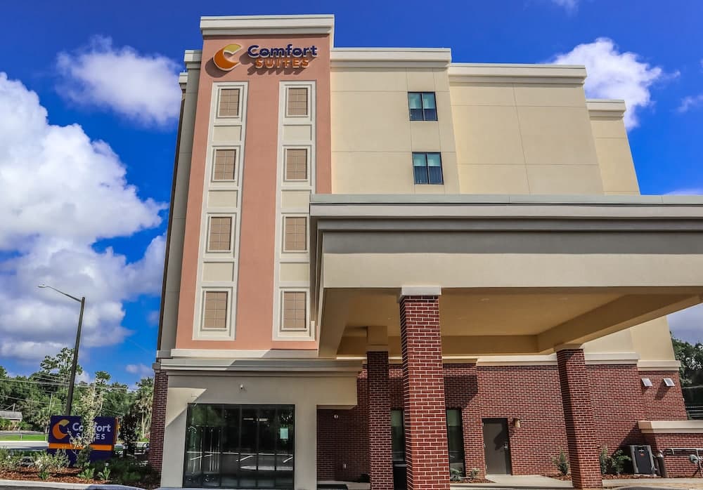 Comfort Suites Gainesville near University gallery photo in Gainesville, FL — image 13