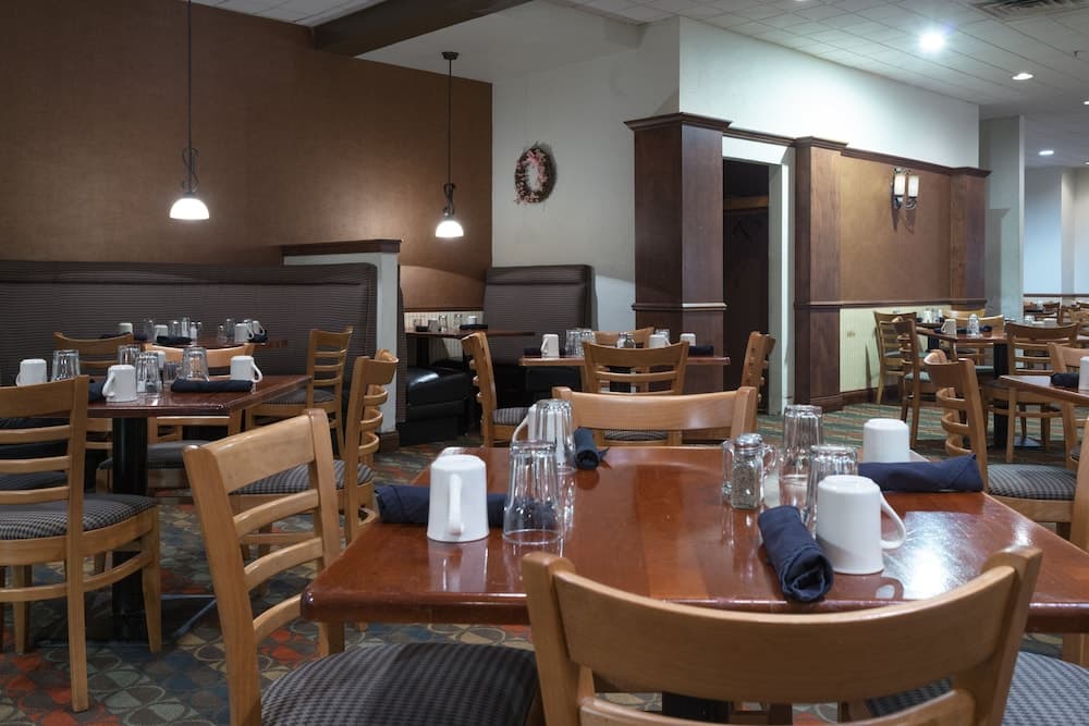 Holiday Inn Harrisburg - Hershey Area, I-81 by IHG gallery photo in Grantville, PA — image 19