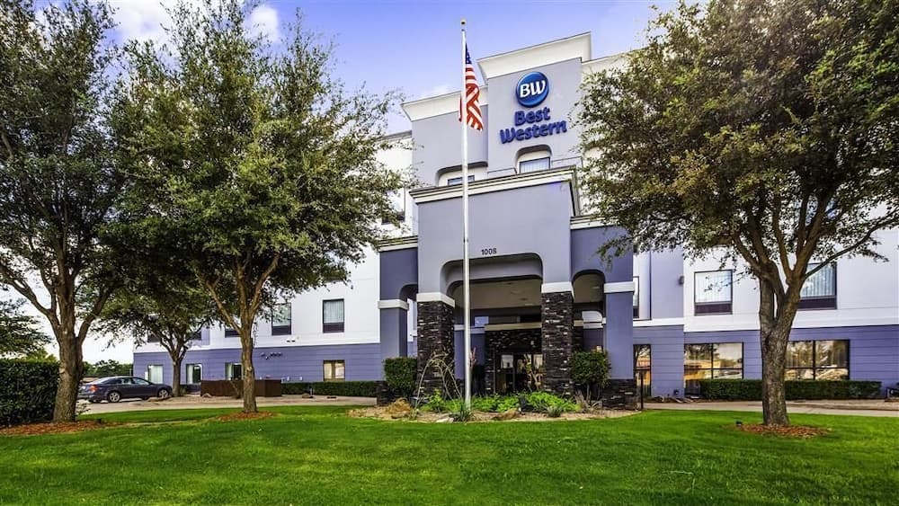 Ramada by Wyndham Burkburnett / Wichita Falls — hotel in Burnet, Texas
