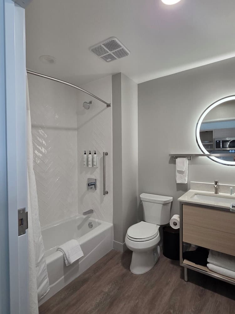 Towneplace Suites By Marriott Youngstown North interior in Girard, OH — gallery photo 2