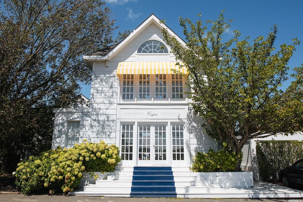 Capri featured exterior or lobby in Southampton, NY — similar hotel