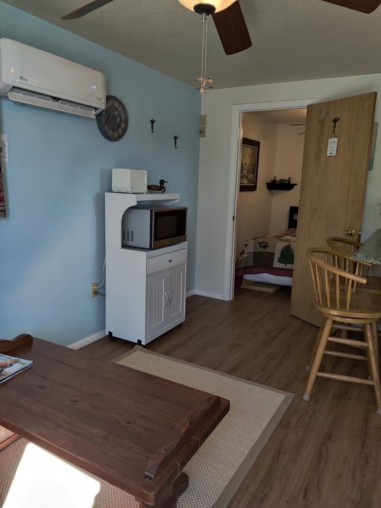 Kellers Kove Cabin and RV Resort gallery photo in Elizabeth — image 7