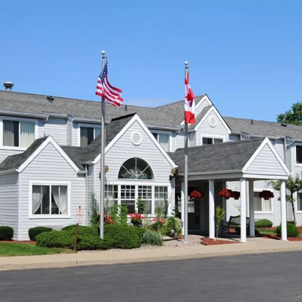 CenterWay Hotel Tonawanda featured exterior or lobby in Tonawanda, NY — similar hotel