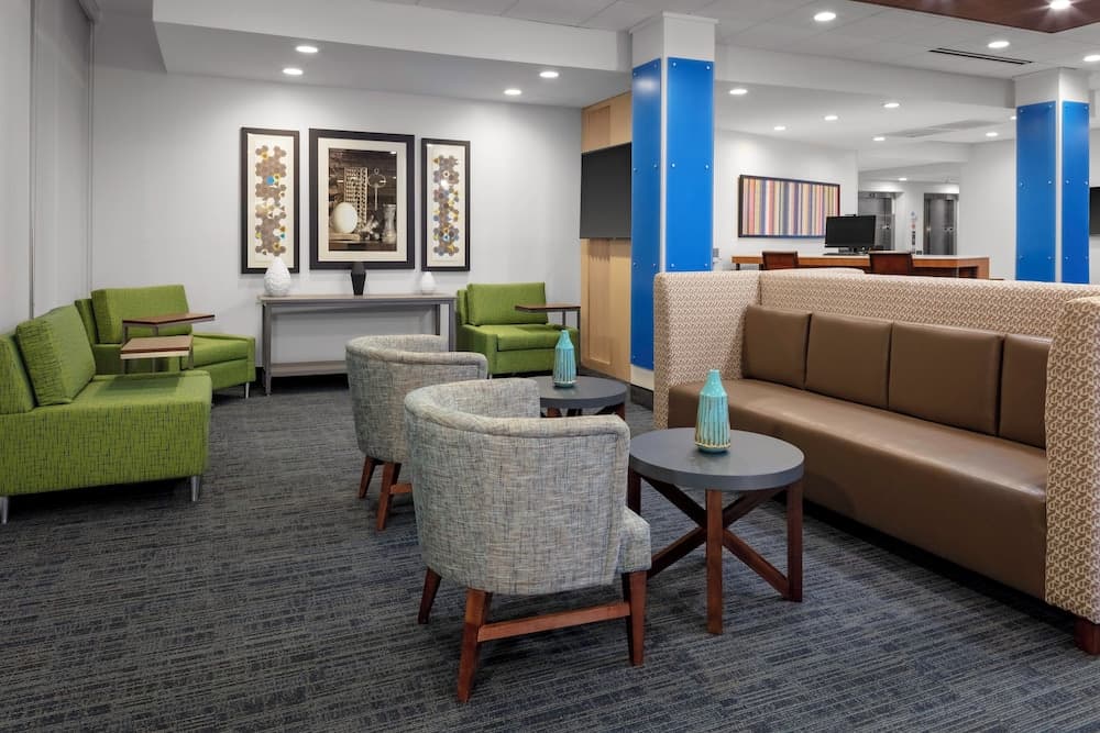 Holiday Inn Express & Suites Wilmington West - Medical Park by IHG gallery photo in Wilmington, NC — image 12
