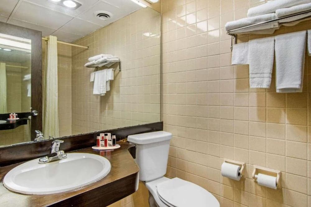 Forsyth Inn & Suites property views in Forsyth, GA — gallery photo 3