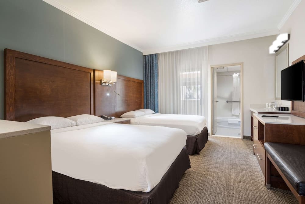 MainStay Suites John Wayne Airport by Choice Hotels gallery photo in Santa Ana, CA — image 38