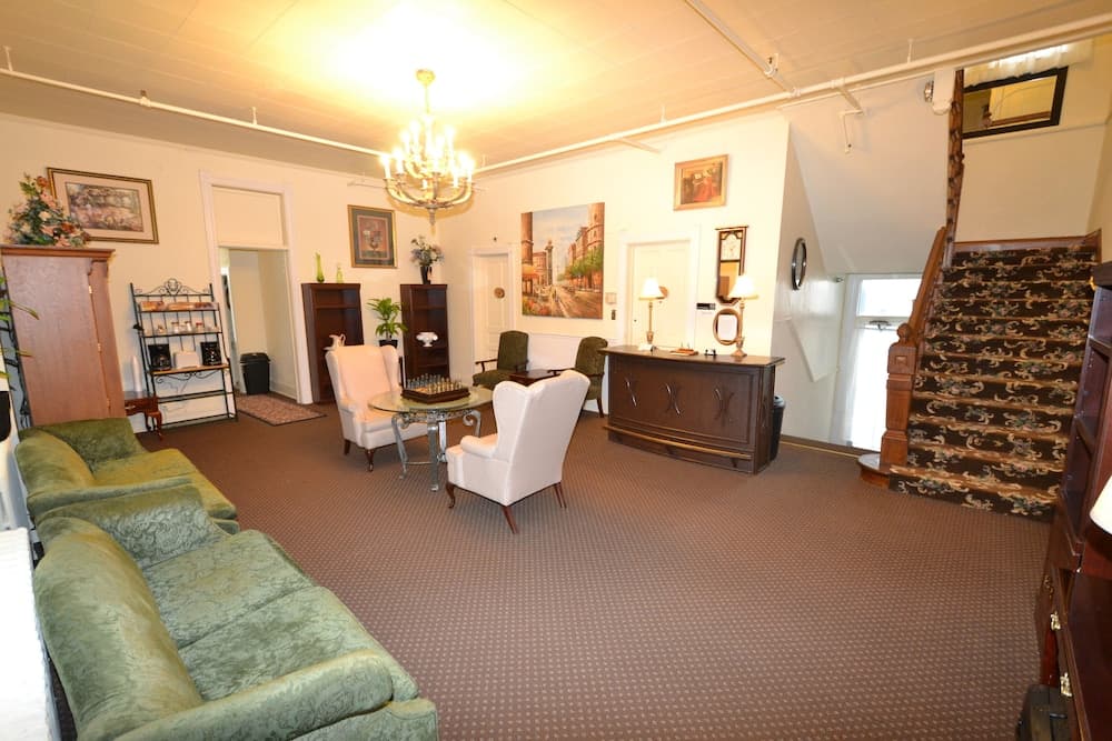 Perfect Stay Inn & Suites property views in Blair, NE — gallery photo 3