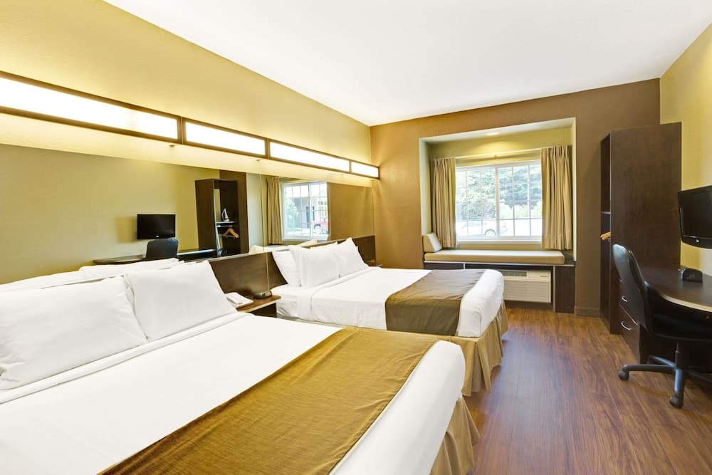 Microtel Inn & Suites by Wyndham Bryson City property views in Bryson City, NC — gallery photo 3