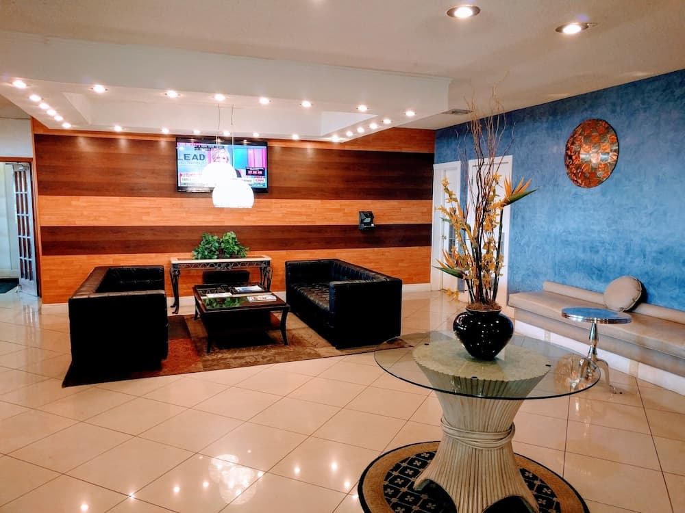Red Carpet Inn Airport and Cruise Port Hotel Fort Lauderdale interior in Fort Lauderdale, FL — gallery photo 2