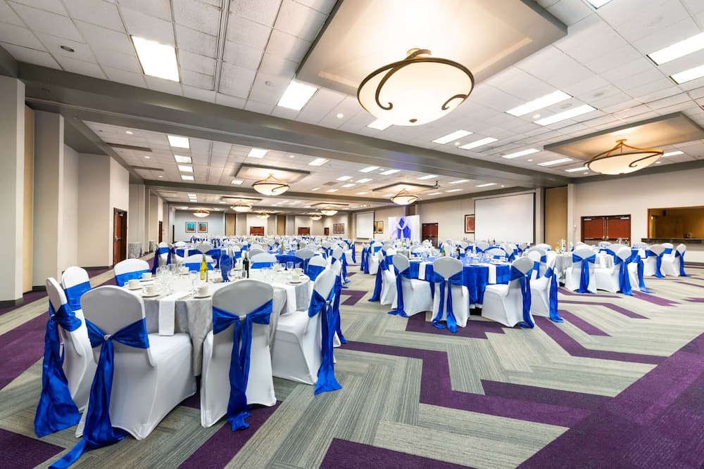 Holiday Inn Hotel & Suites Beaumont Plaza (I-10 & Walden) by IHG gallery photo in Beaumont, TX — image 32
