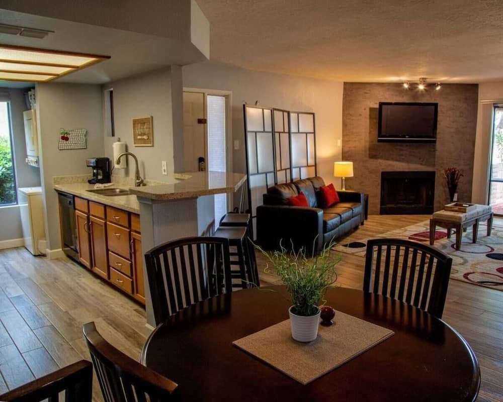 The Stars of Old Town interior in Scottsdale, AZ — gallery photo 2