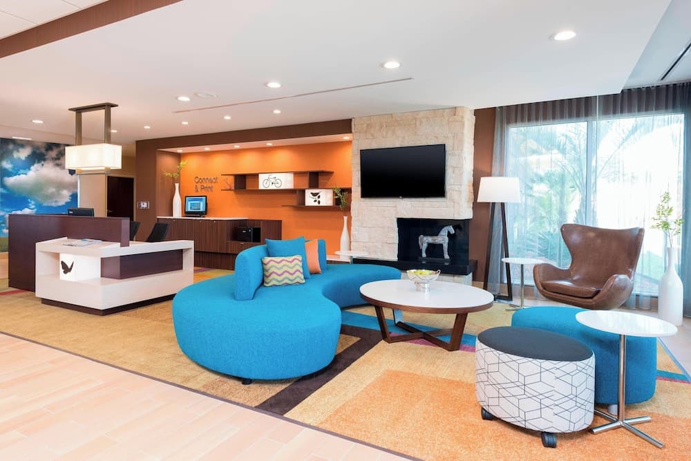 Fairfield Inn & Suites by Marriott West Monroe interior in West Monroe, LA — gallery photo 2