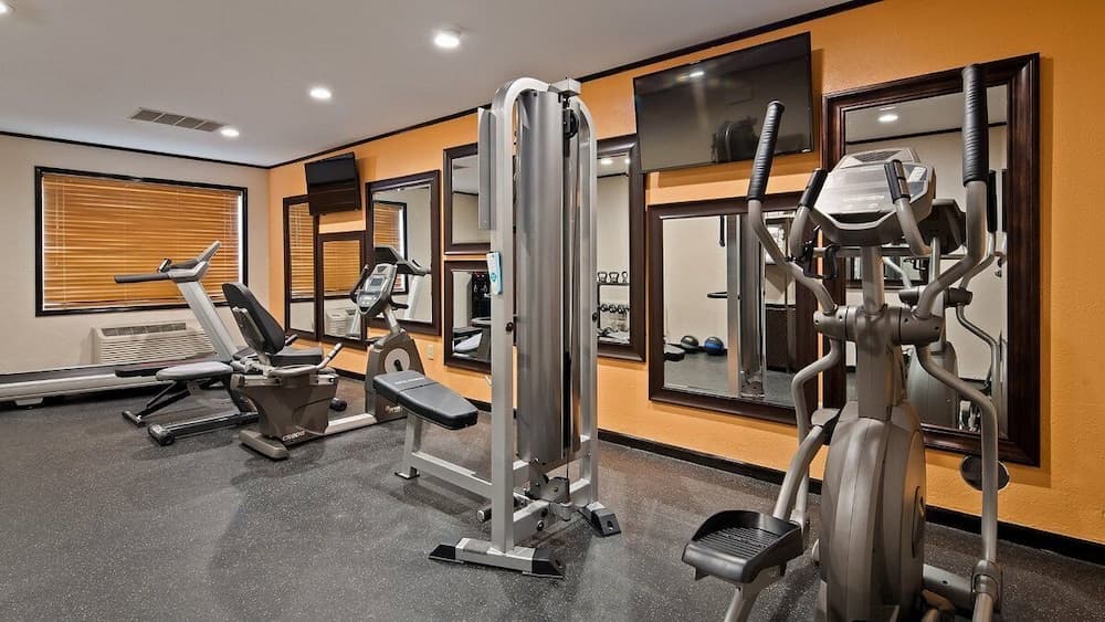 White Pines Inn & Suites gallery photo in Holland, MI — image 59