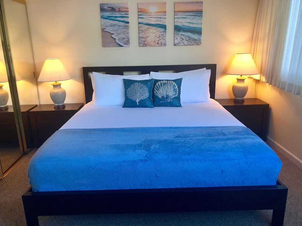 Royal Kahana 220 - 2Br Condo interior in Lahaina, HI — gallery photo 2