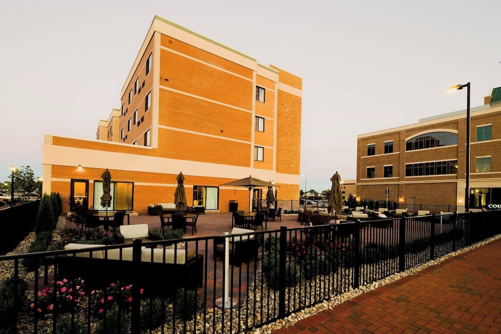 Courtyard Bay City gallery photo in Bay City, MI — image 19