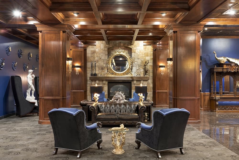 Des Lux Hotel gallery photo in Des Moines, IA — image 54