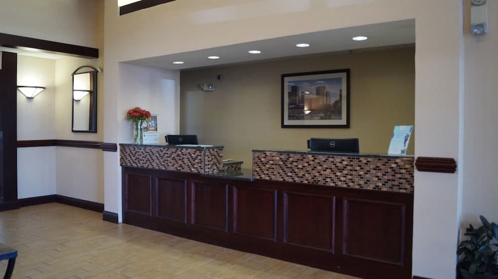 Ramada by Wyndham Denver International Airport property views in Denver, CO — gallery photo 3
