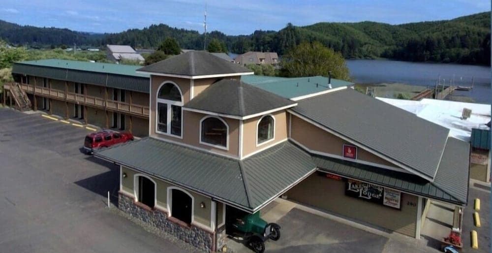 Lakeshore Lodge featured exterior or lobby in Lakeside, OR — similar hotel