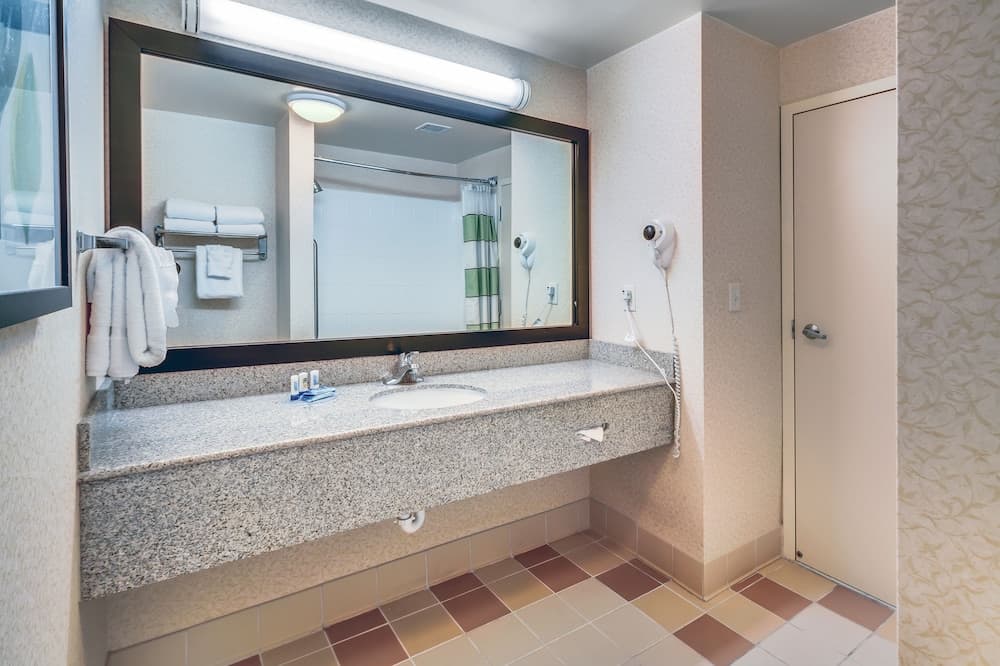 Fairfield Inn & Suites by Marriott Jacksonville Beach interior in Jacksonville Beach, FL — gallery photo 2