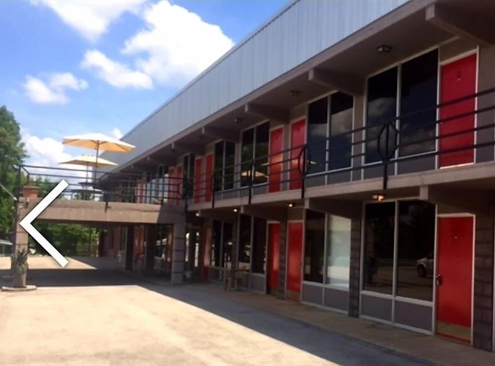 The Resort featured exterior or lobby in Falls of Rough — similar hotel
