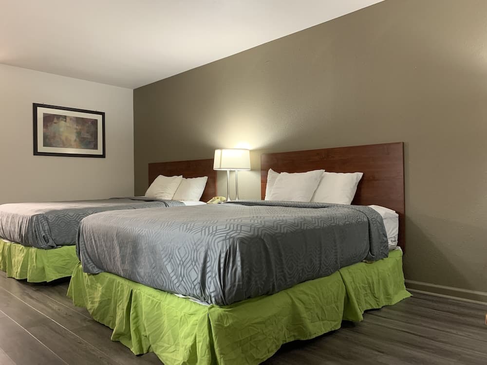 Econo Lodge Troy property views in Troy, AL — gallery photo 3