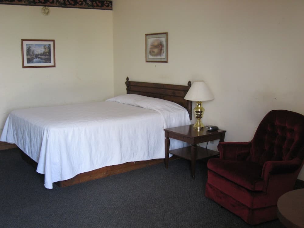 Candlelight Inn by Capital O Scottsbluff property views in Scottsbluff, NE — gallery photo 3
