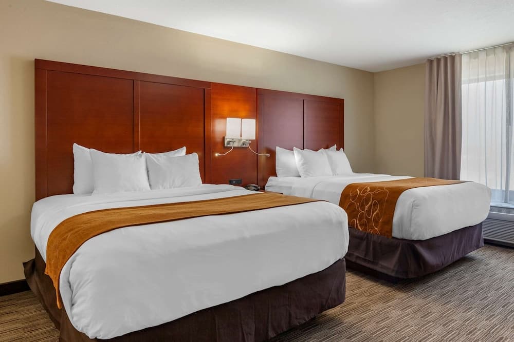 Comfort Suites Oshkosh West gallery photo in Oshkosh, WI — image 16