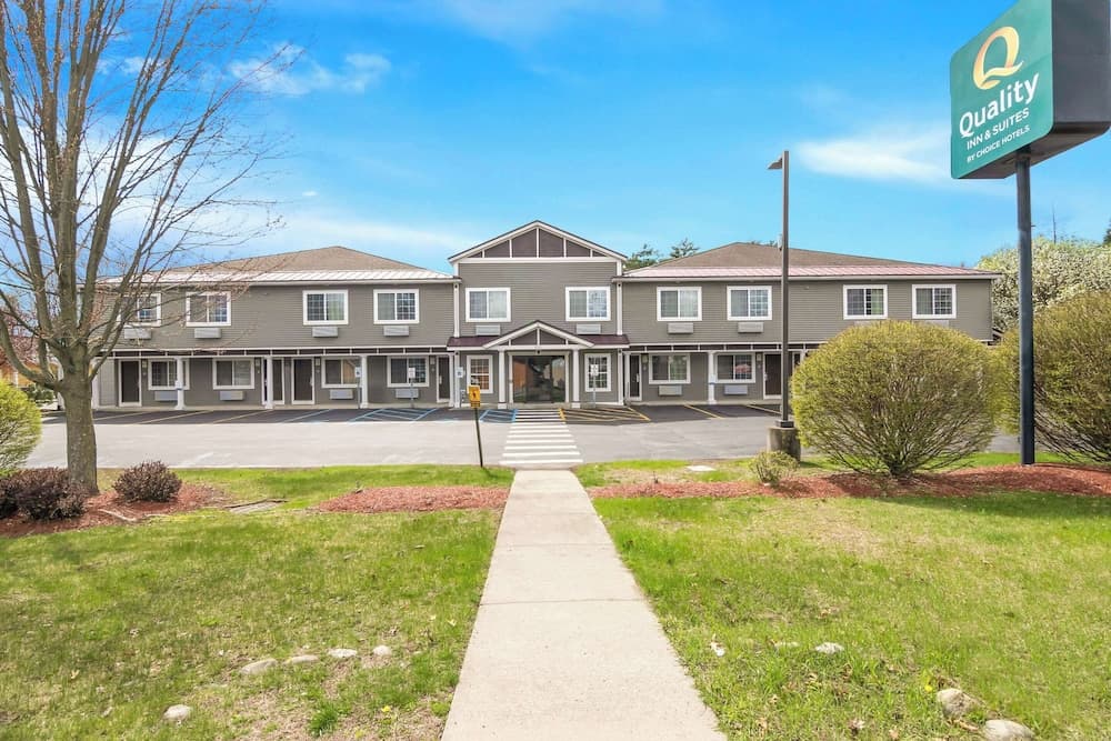 Quality Inn Queensbury - Lake George Area featured exterior or lobby in Queensbury, NY — similar hotel