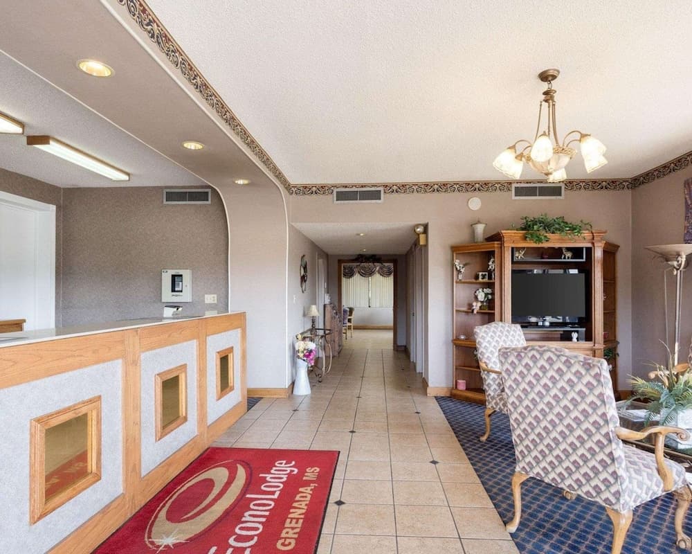 Econo Lodge Grenada property views in Grenada, MS — gallery photo 3
