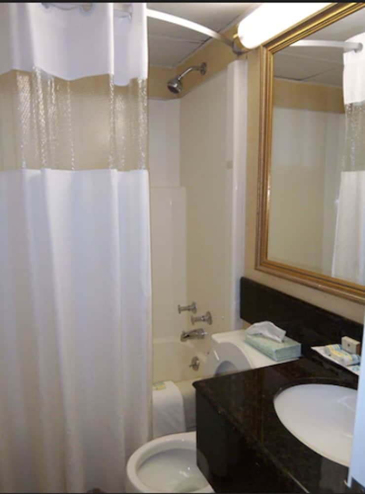 The Oceanfront Inn - Virginia Beach gallery photo in Virginia Beach, VA — image 10