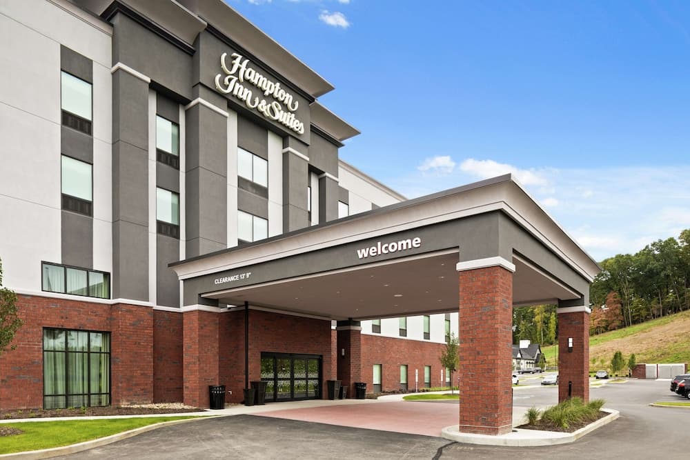 Hampton Inn & Suites Cranberry Pittsburgh featured exterior or lobby in Cranberry Township — similar hotel