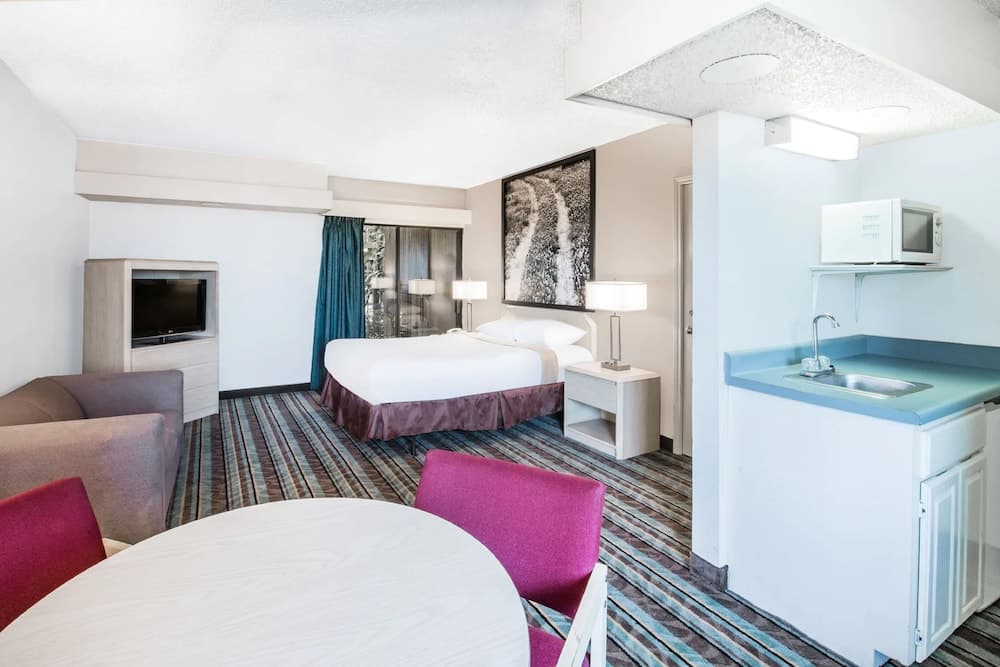 Republic Hotel of Ozona interior in Ozona, TX — gallery photo 2