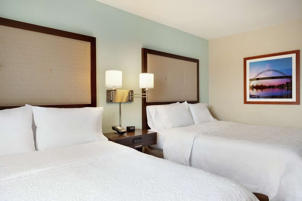 Hampton Inn Clackamas property views in Clackamas, OR — gallery photo 3