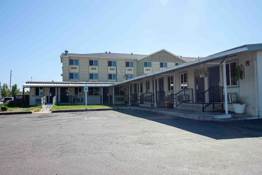 Golden Kent Motel featured exterior or lobby in Kent, WA — similar hotel