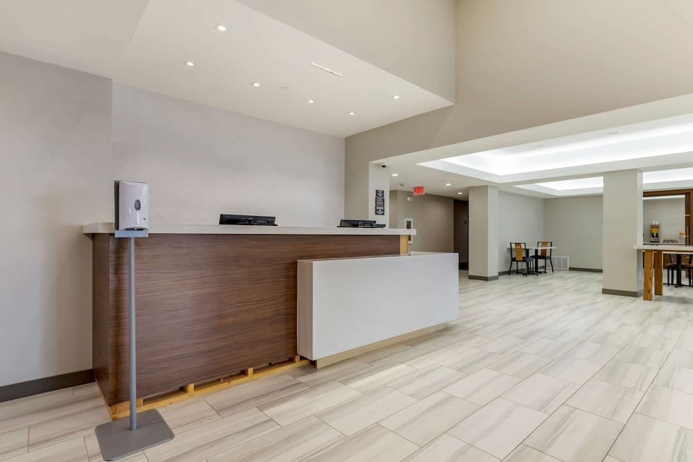 Comfort Inn & Suites Muskogee interior in Muskogee, OK — gallery photo 2
