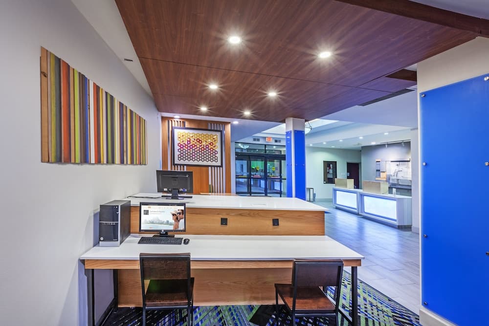 Holiday Inn Express Hotel & Suites Orange by IHG gallery photo in Orange, TX — image 38