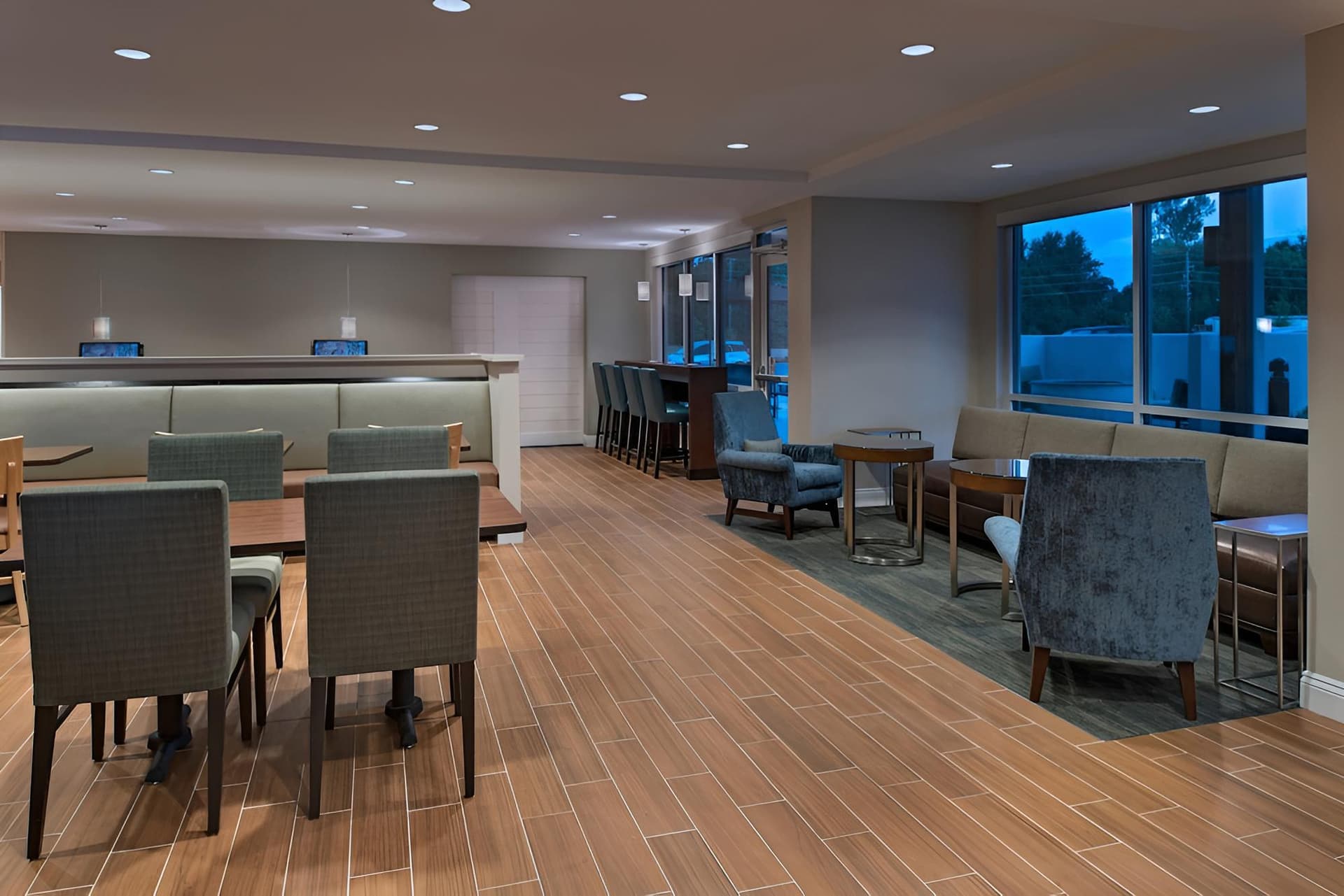 Towneplace Suites by Marriott Lake Charles interior in Lake Charles, LA — gallery photo 2