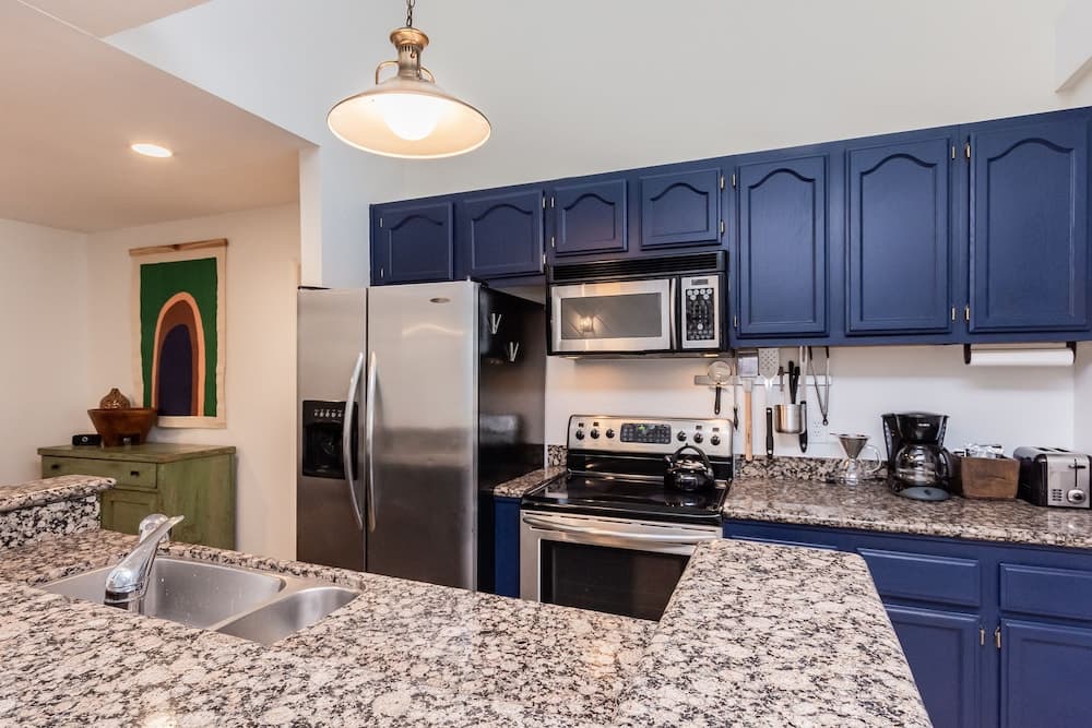 Crestview B44 interior in Mammoth Lakes, CA — gallery photo 2