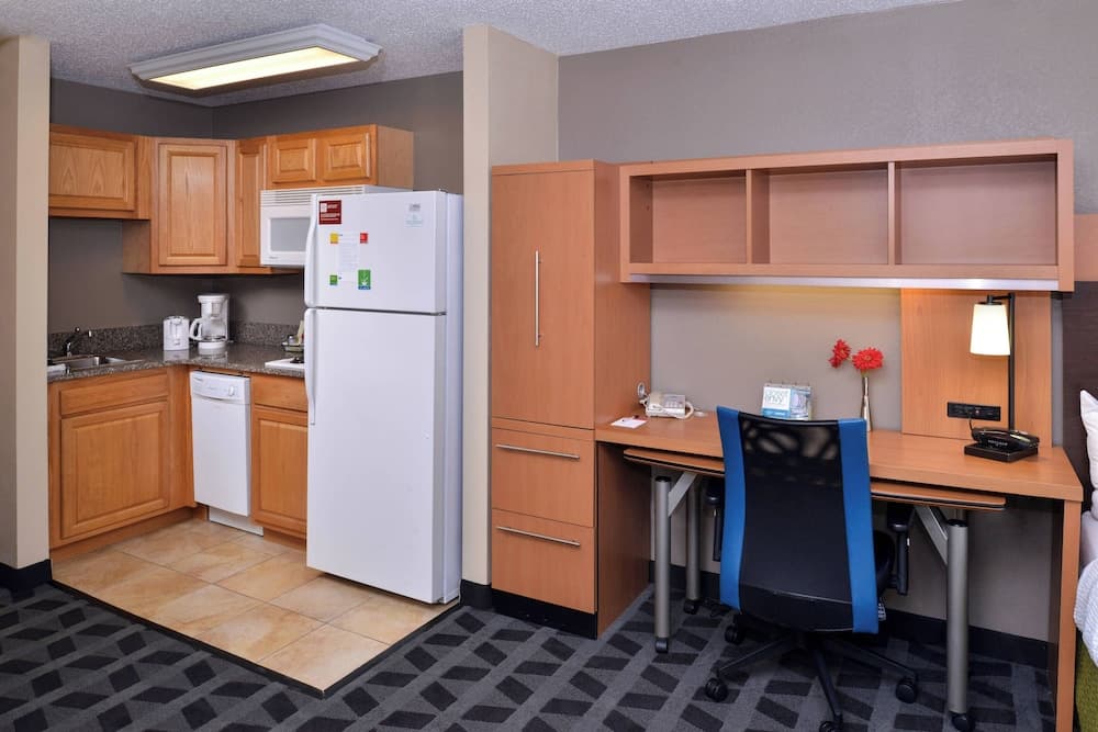 Towneplace Suites by Marriott Warren gallery photo in Warren, MI — image 21